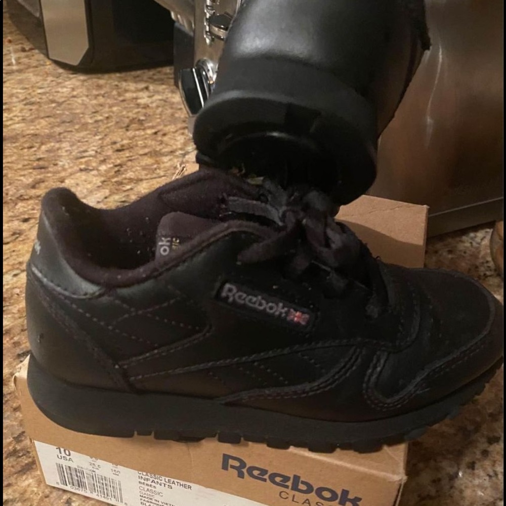 Little boy Reebok’s size 10c
